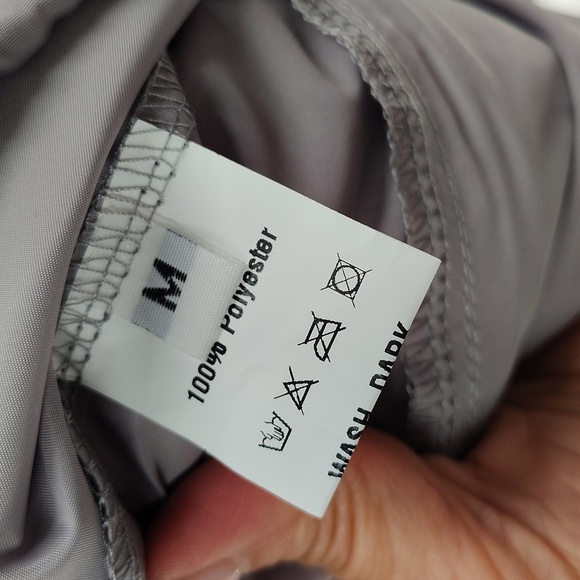 Avoogue Raincoat Size Medium Lightweight Waterproof Rain Jacket Hooded - Picture 3 of 6